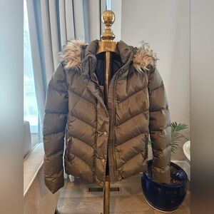 Bundle 3/$40. GAP Women's Olive Green Fur-Trimmed Puffer Jacket